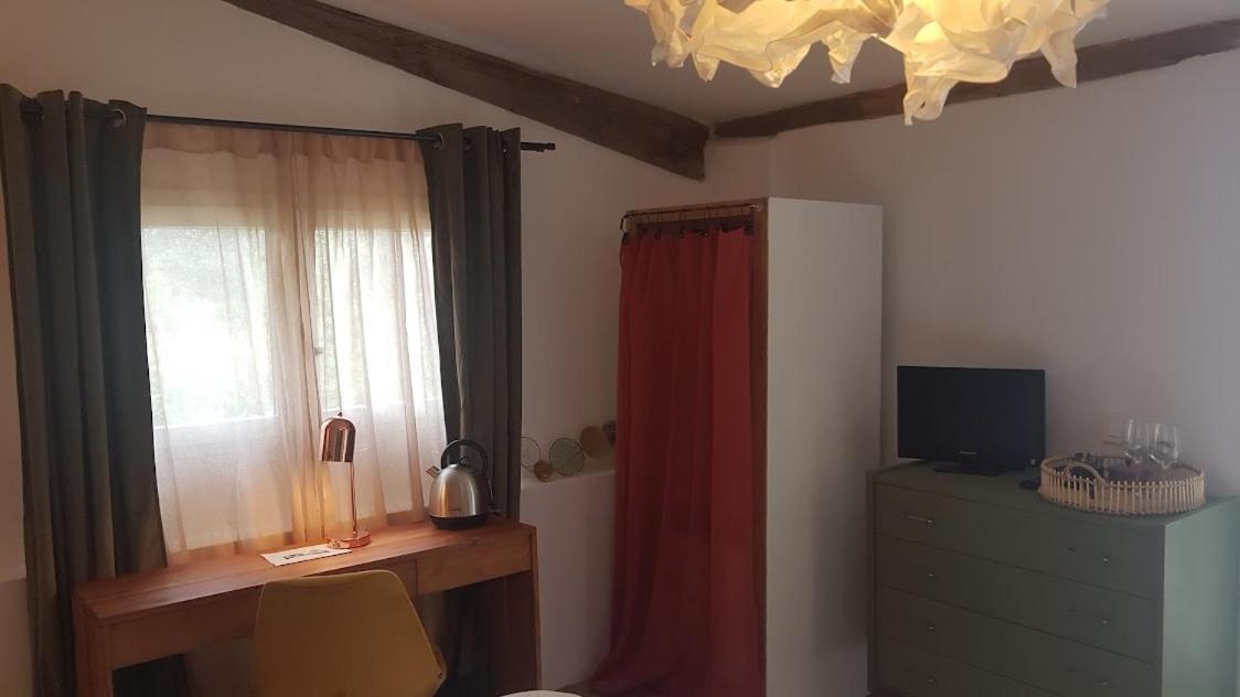 La Maison De Charlie Vaugines Zewnętrze zdjęcie